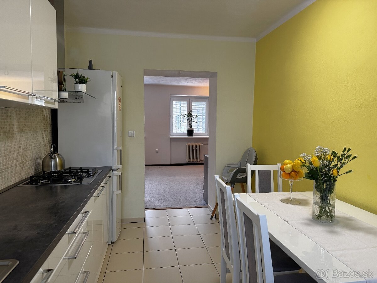 NA PREDAJ 2-izbový byt po rekonštrukcii – Staré sídlisko - 9