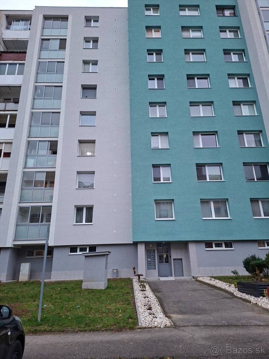 Predám 3 izbový byt - 9