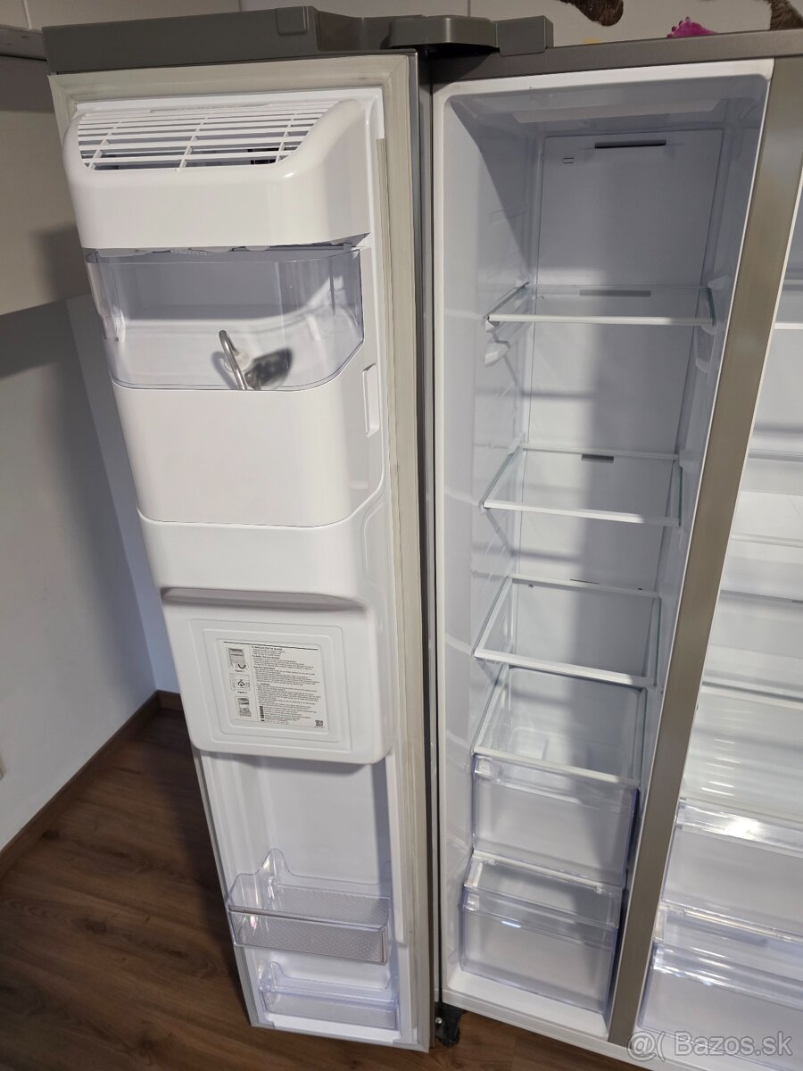 Chladnička Samsung RS67A8810S9/EF, top stav - 9