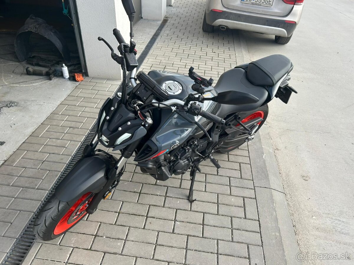 Yamaha MT07 - 9