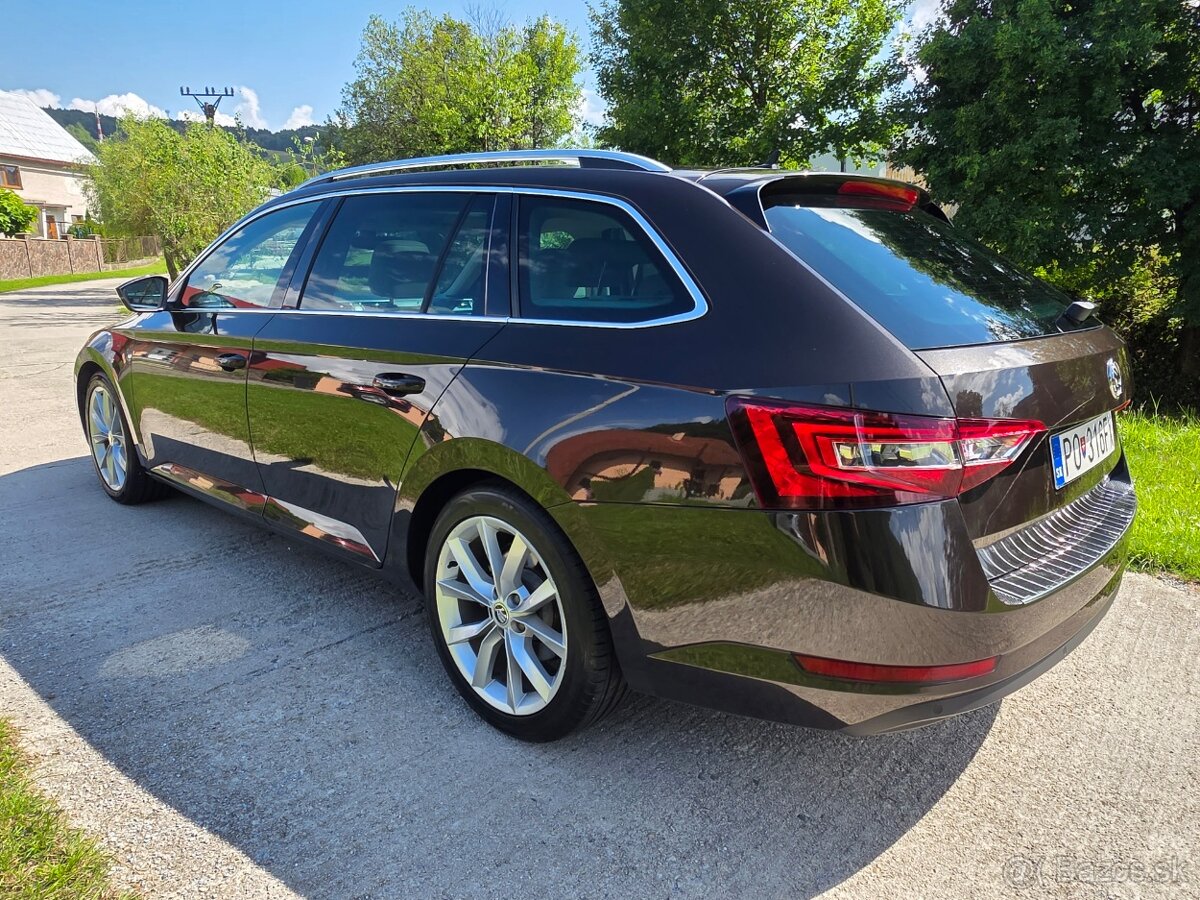 Skoda Superb Combi 2.0TDI DSG - 9