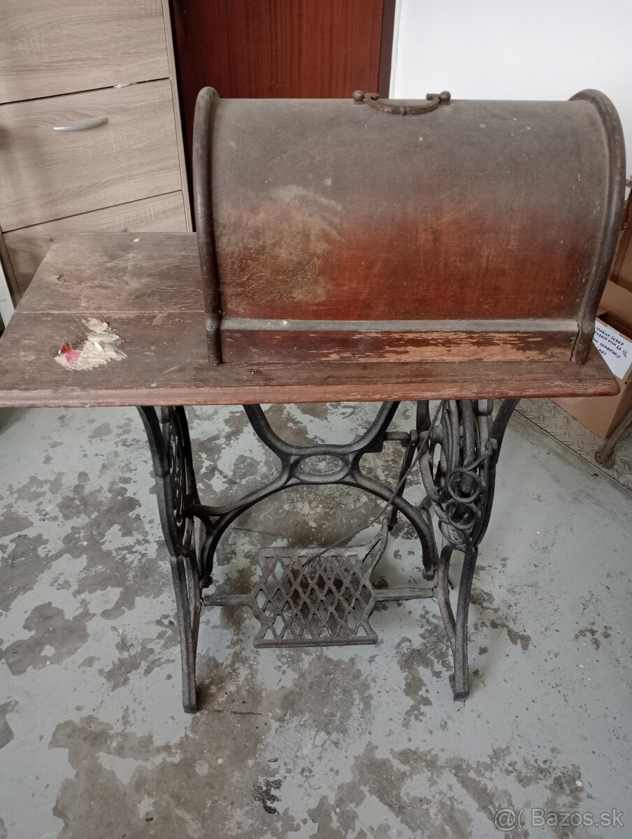 Šijací stroj po renovácii - 9
