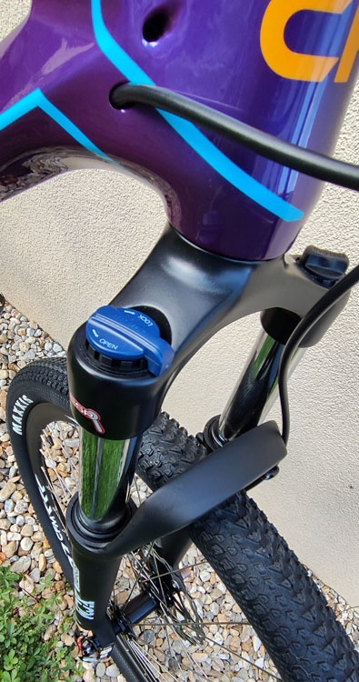 Karbónový horský bicykel CFM - 9