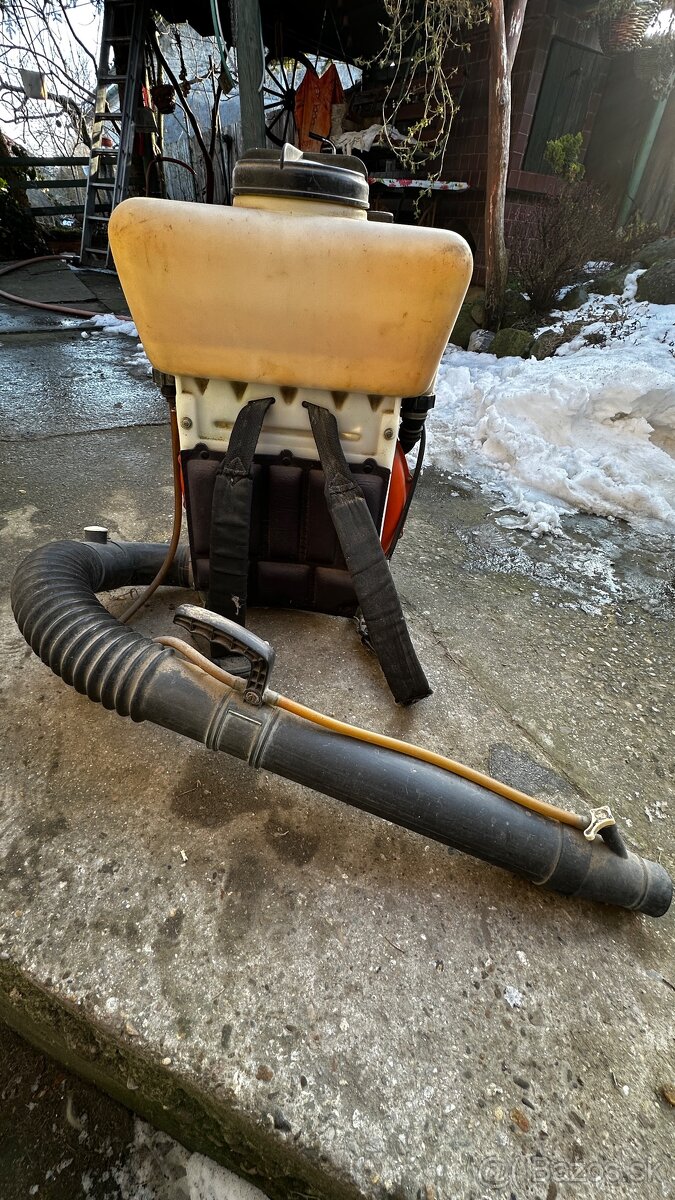 Motorový postrekovač Oleo Mac AM 180 - 9