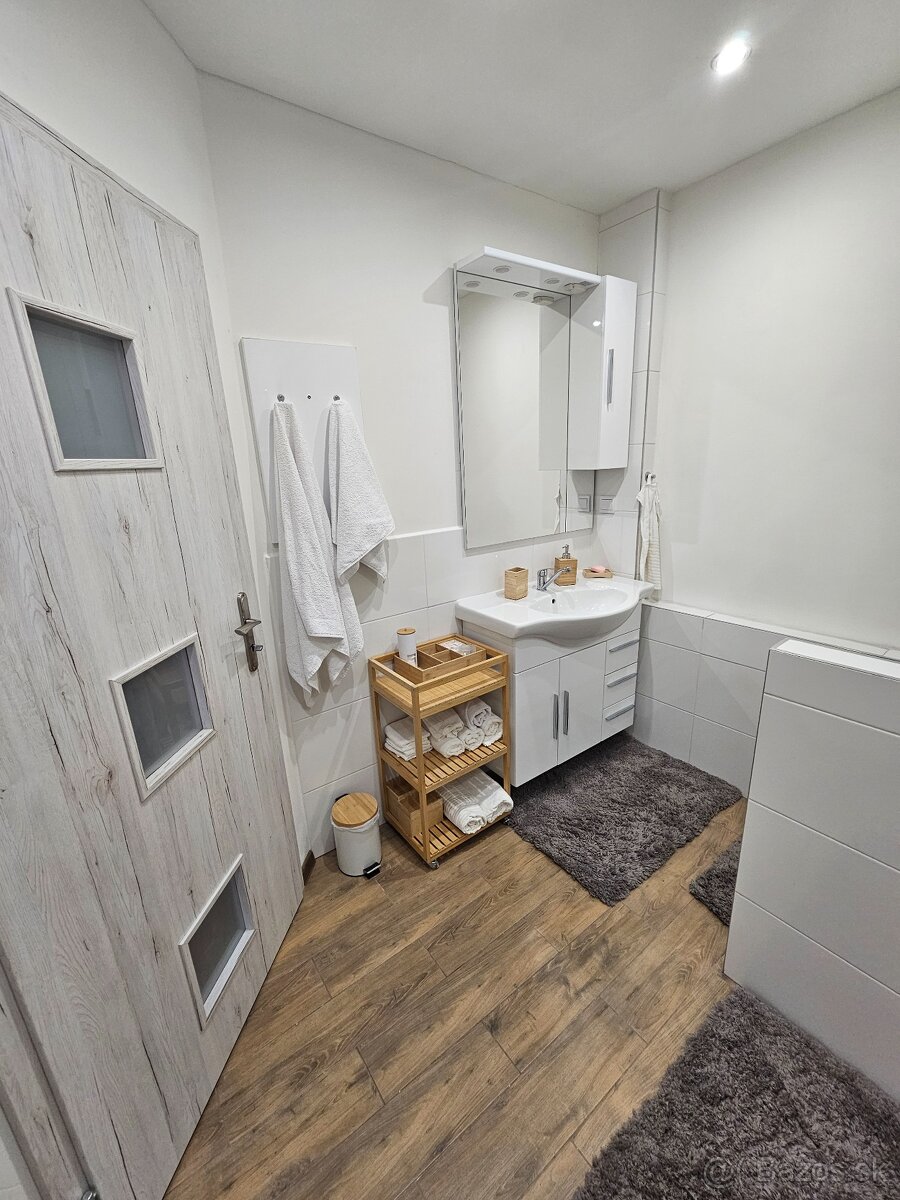 Prenájom 1 izbový byt,Paláriková,Košice - 9