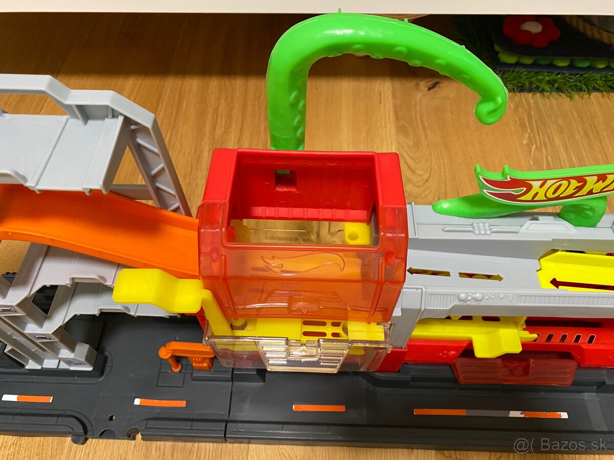 Hot Wheels Utok chobotnice - 9