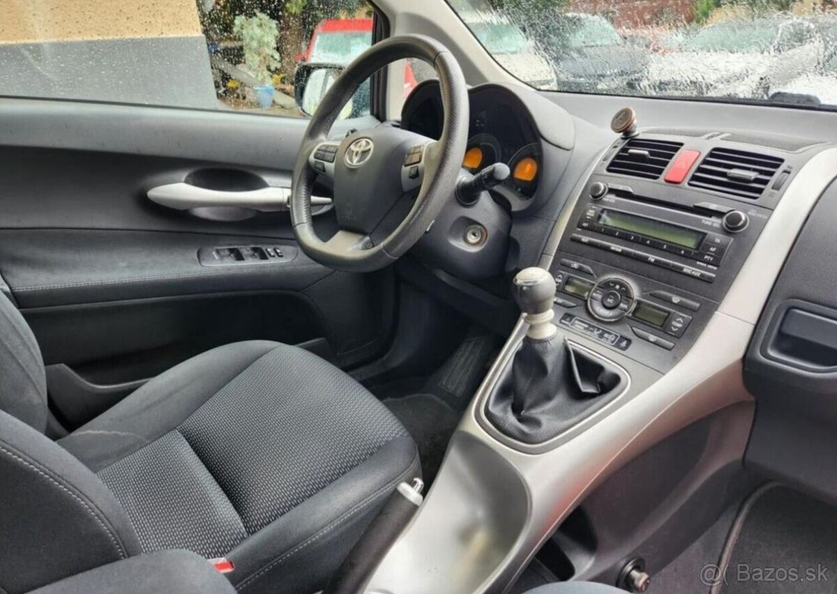 Toyota Auris 1.6PRAV.ZNAČKOVÝ SERVIS TSUSHO - 9