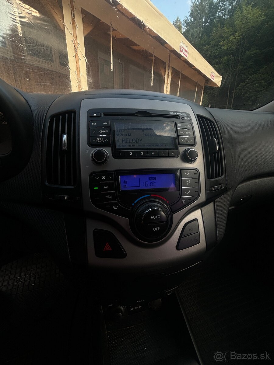 Hyundai i30 1.6 CRDi 66kw M/6 - 9