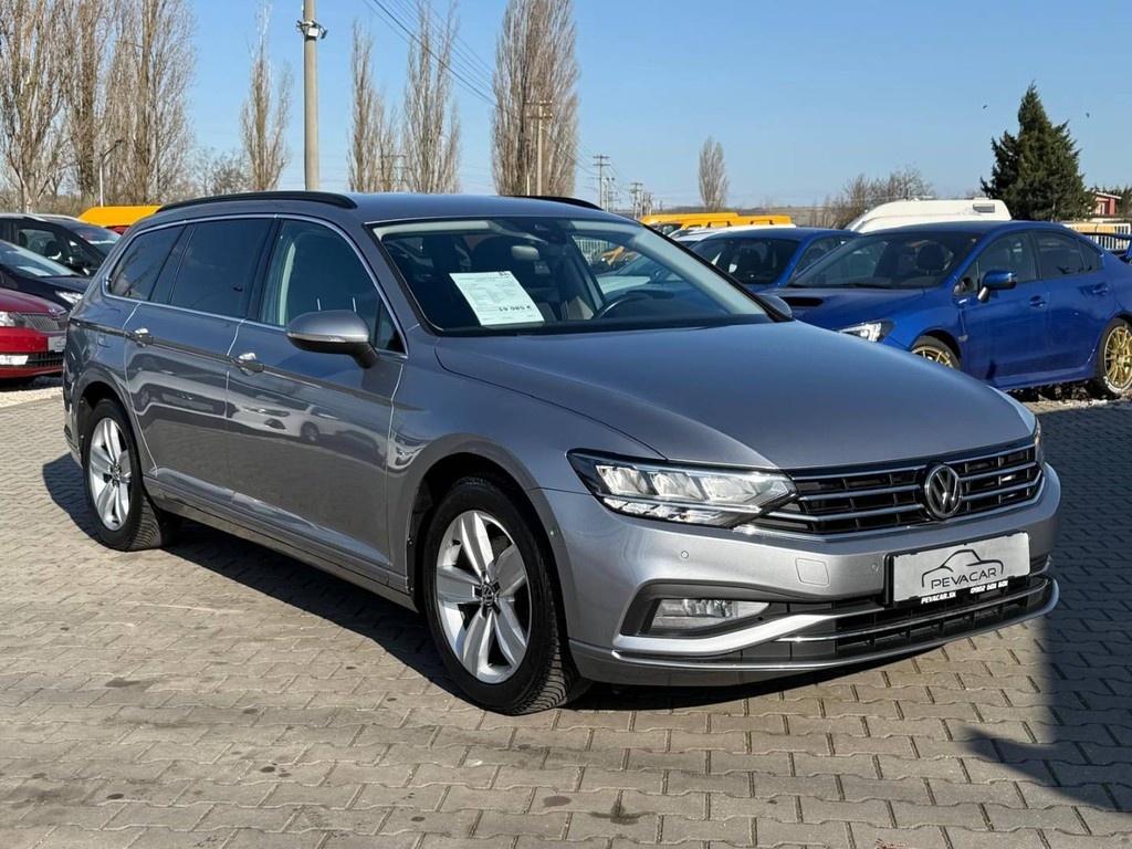 Volkswagen Passat Variant 2.0 TDI Elegance DSG - 9