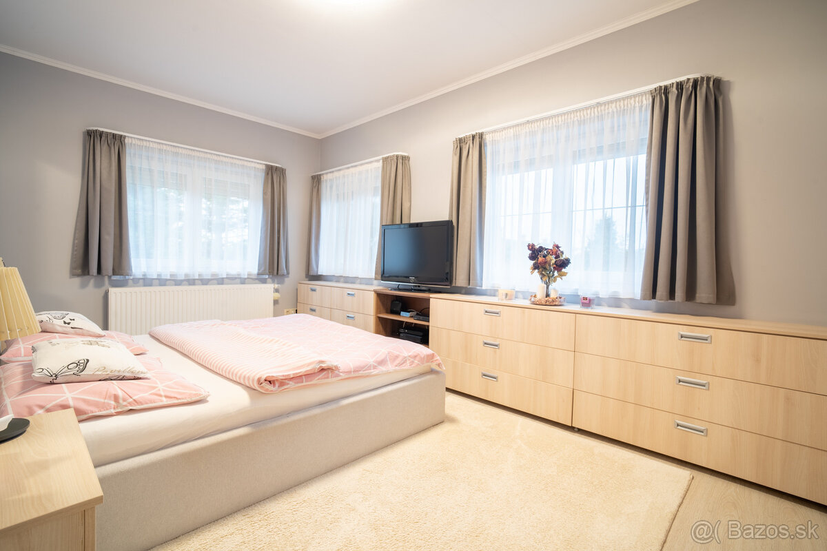 Na predaj rodinná vila v maďarskej obci Gyenesdiás - 9