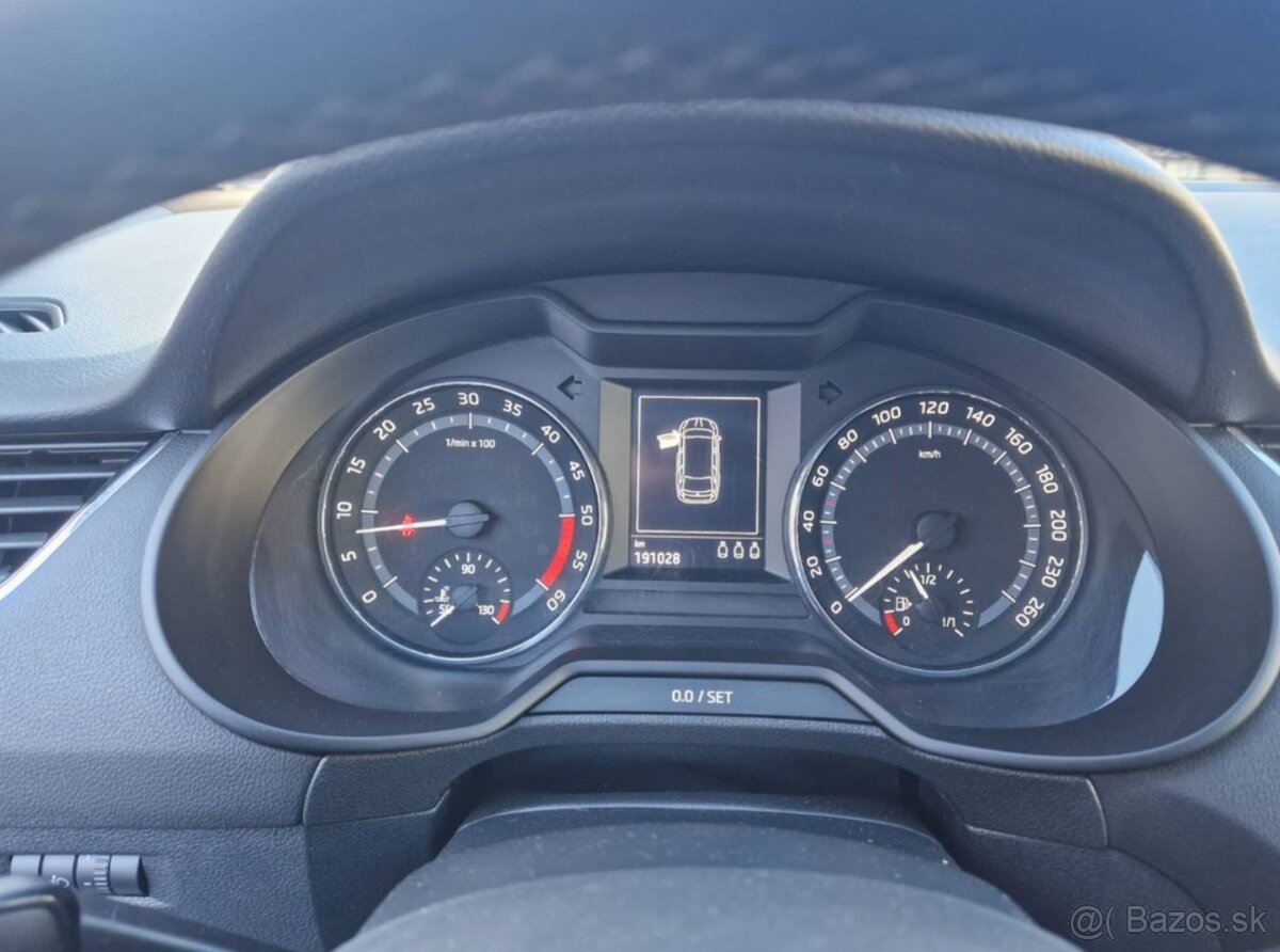 Škoda Octavia Combi SCOUT 2.0 TDI 4x4 - 9