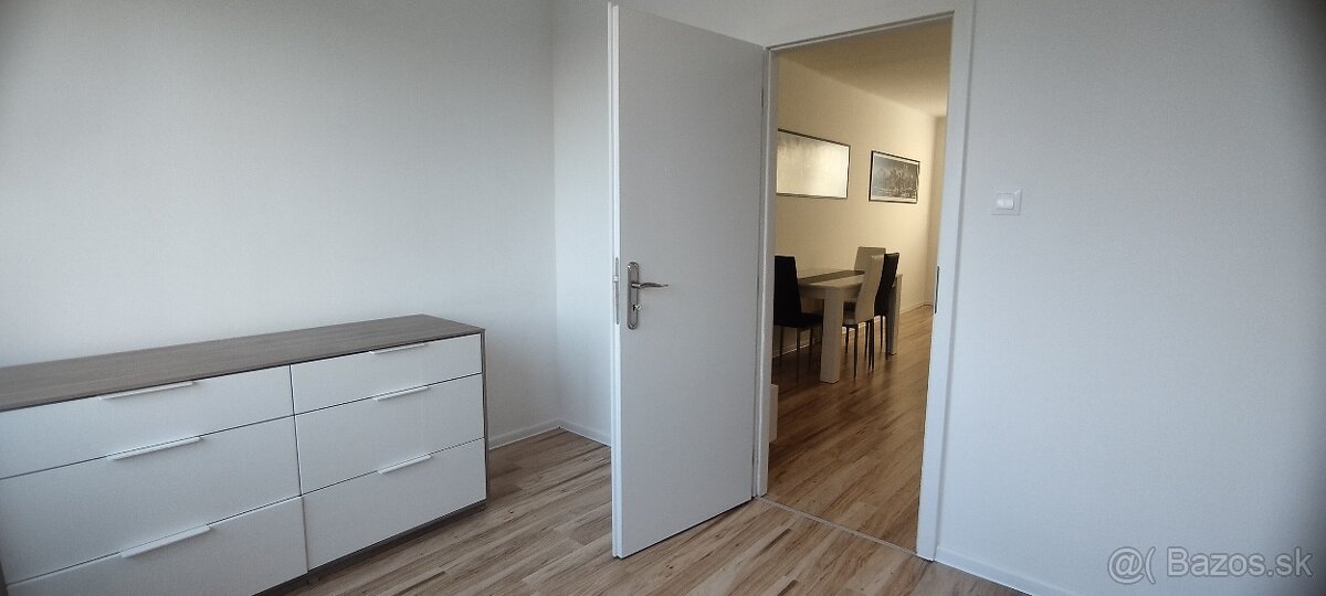 Reprezentatívny, 2. izbový, zariadený byt v TOP lokalite - 9