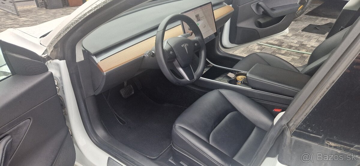Predám Tesla model 3 long range 4x4 SoH 91% - 9
