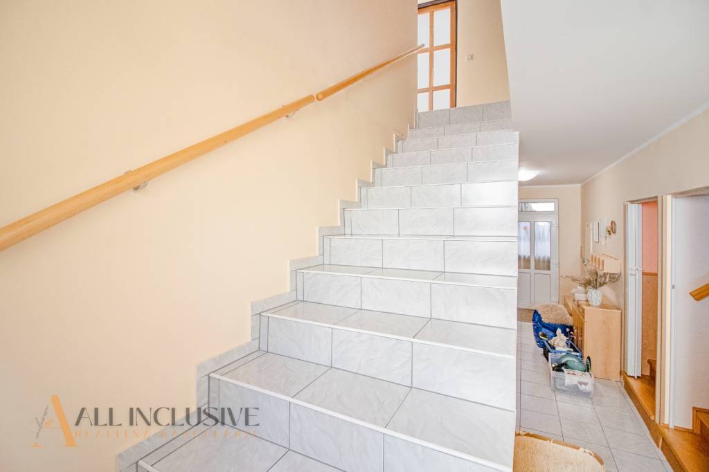 ALL INCLUSIVE | NA PREDAJ POSCHODOVÝ 5-IZBOVÝ RD S PIVNICOU, - 9