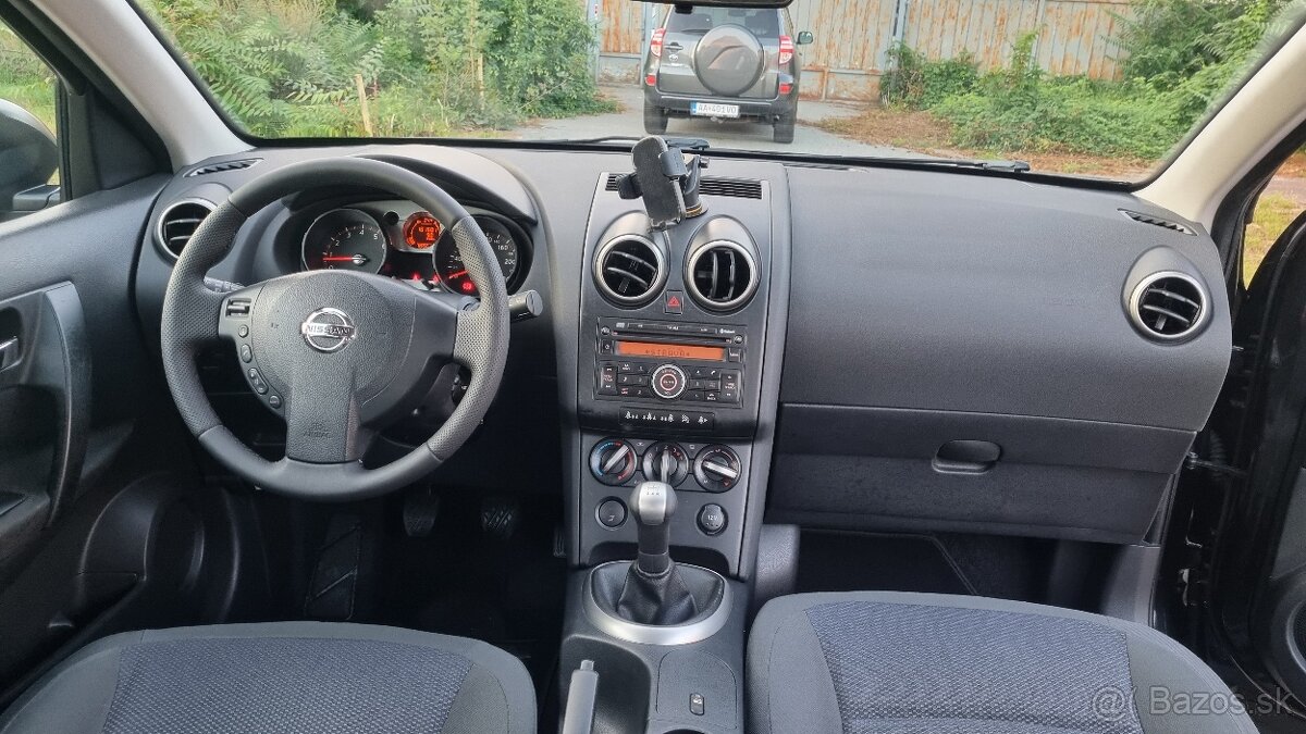 Nissan Qashqai 1.6i - 9
