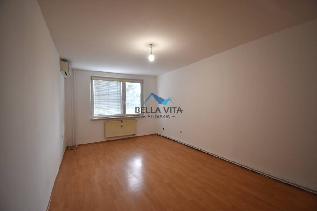 EXKLUZÍVNE - Moderný 3-izbový byt po rekonštrukcii na predaj - 9