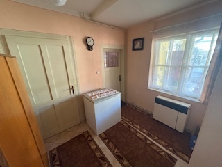 Útulný rodinný dom vo vyhľadávanej lokalite Levíc - 9