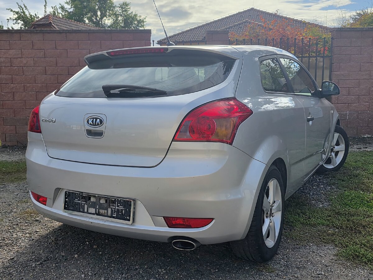 Kia ProCeed 1.4i / mod. 2009 / 130 tisíc KM - 9
