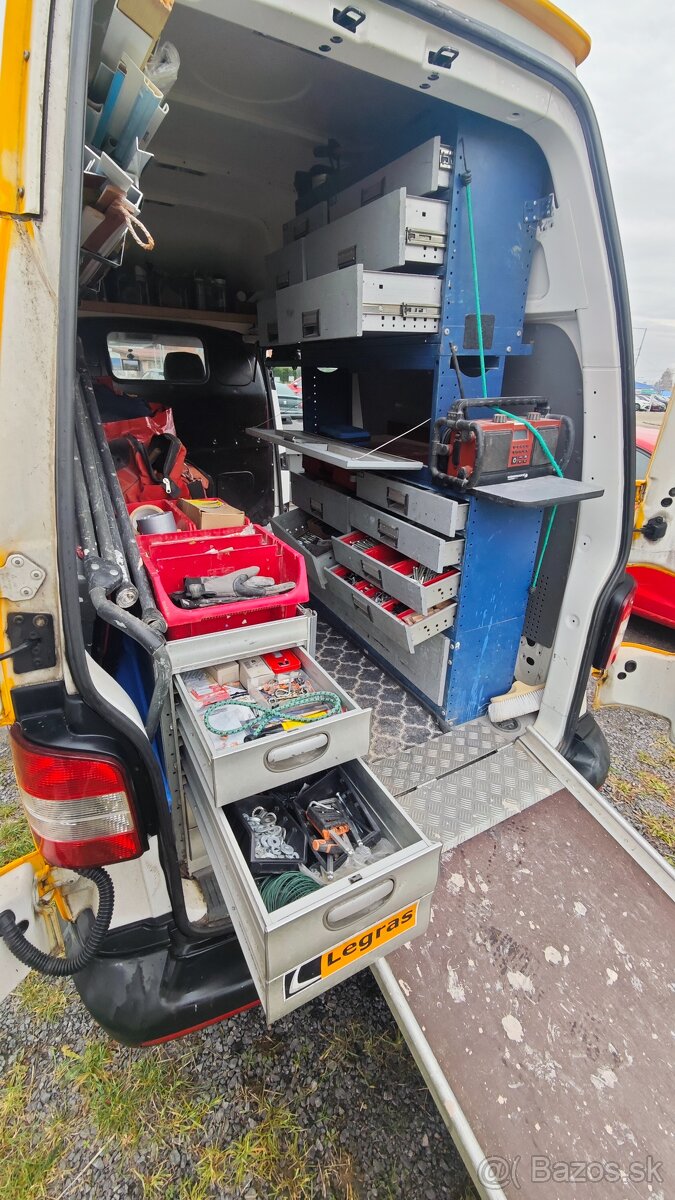 Volkswagen Transporter - 9