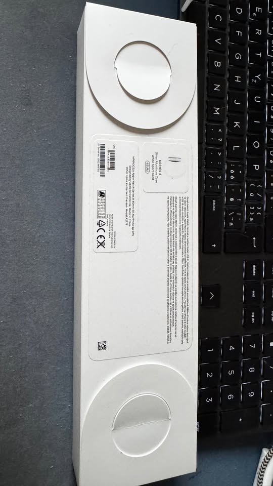 Apple Watch 8, 45mm - 9