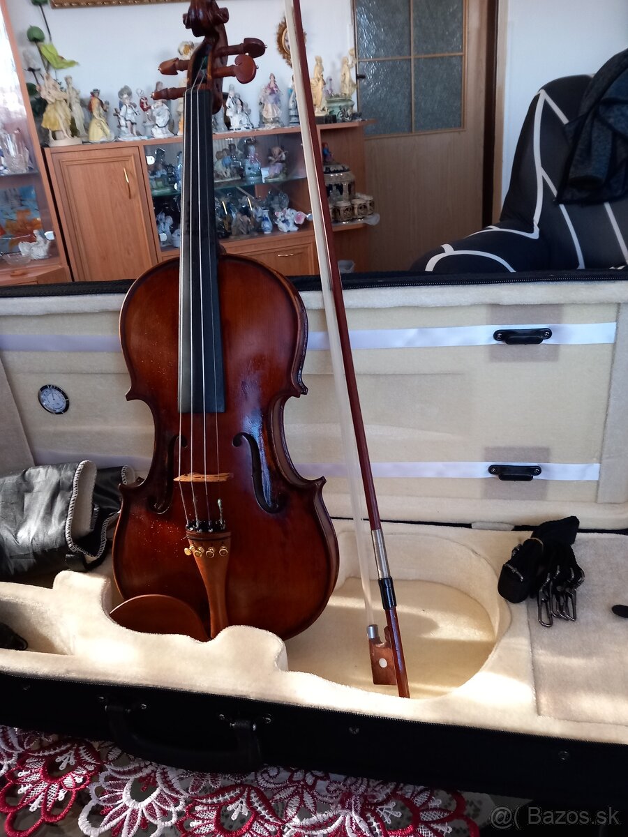 Predám staré husle celé značené - 9