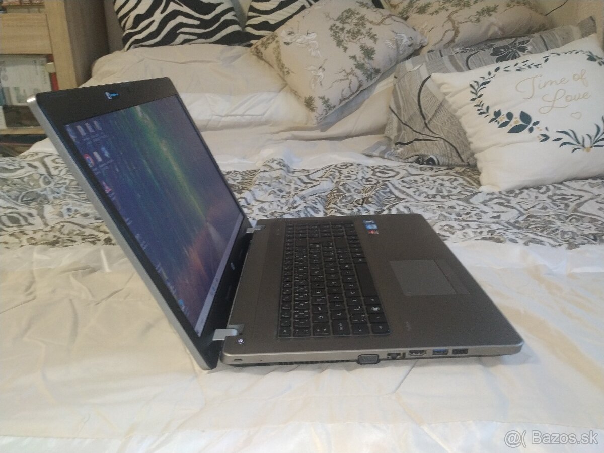 HP ProBook. Intel - i5. 8 GB. 17,3"HD+.640 GB. - 9