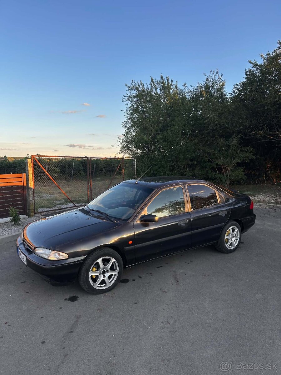 Predám Ford Mondeo mk1 - 9
