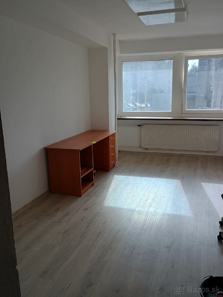 Priestory na prenájom v podnikateľskom centre Sekčov - 9