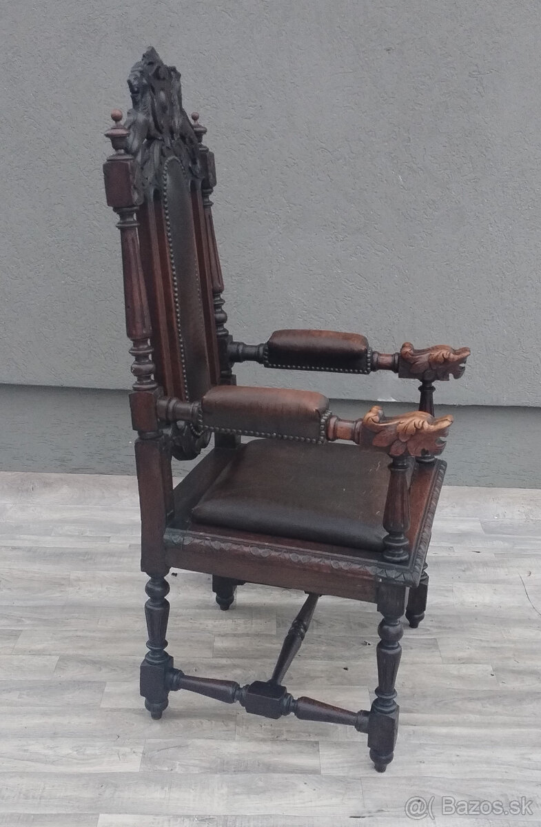 Stolička v štýle viktoriánskej neogotiky. - 9