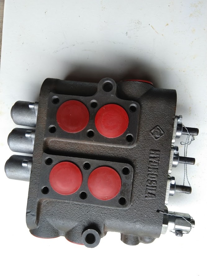 hydraulický rozvádzač R-100 - 9