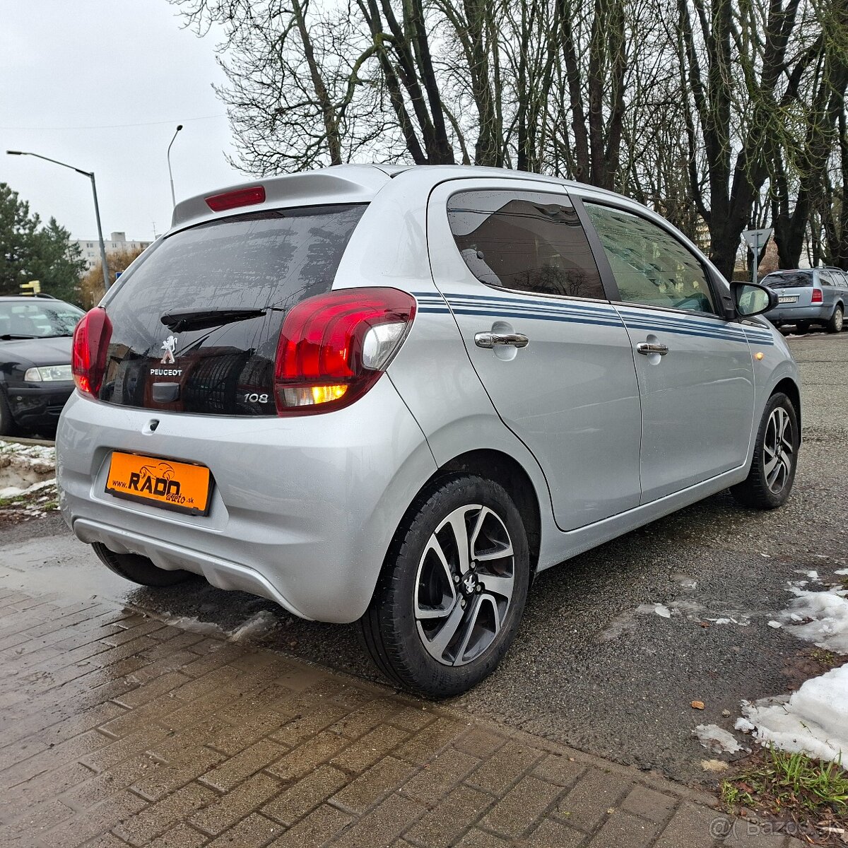 Peugeot 108 1,2 PureTech Allure TOP - 9