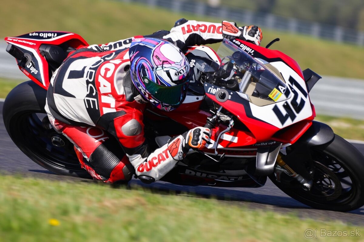 Ducati Panigale V4S 2022/12 - 9