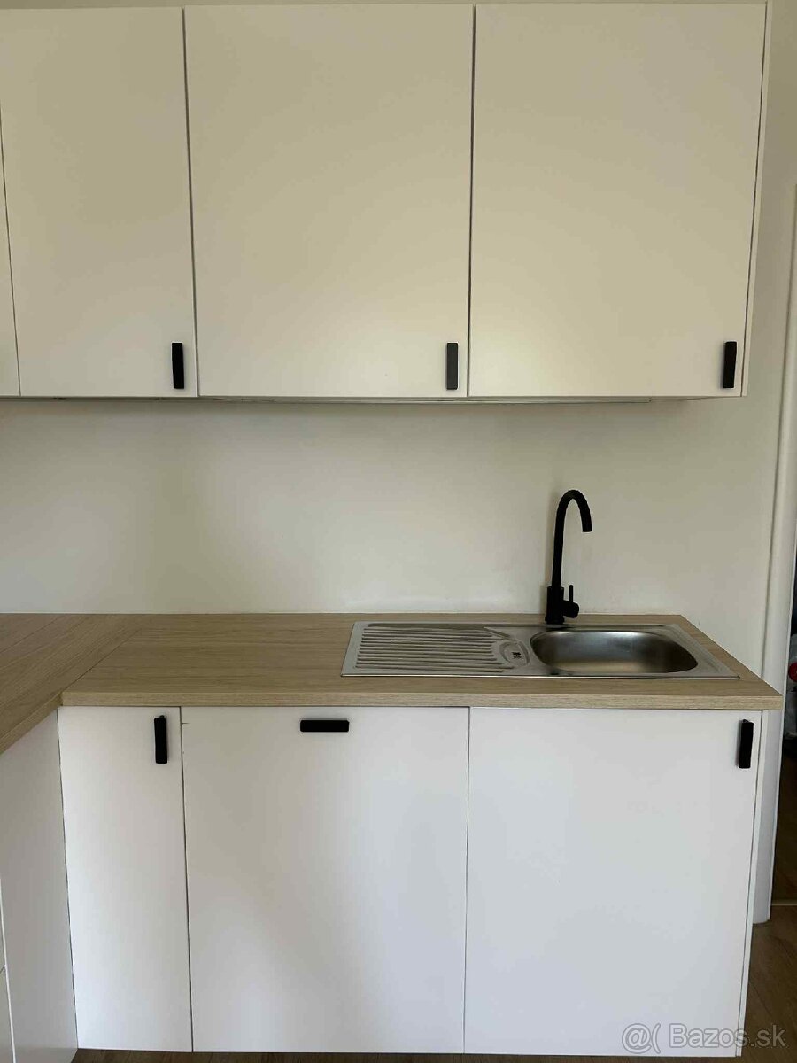 Kuchynská linka - 9