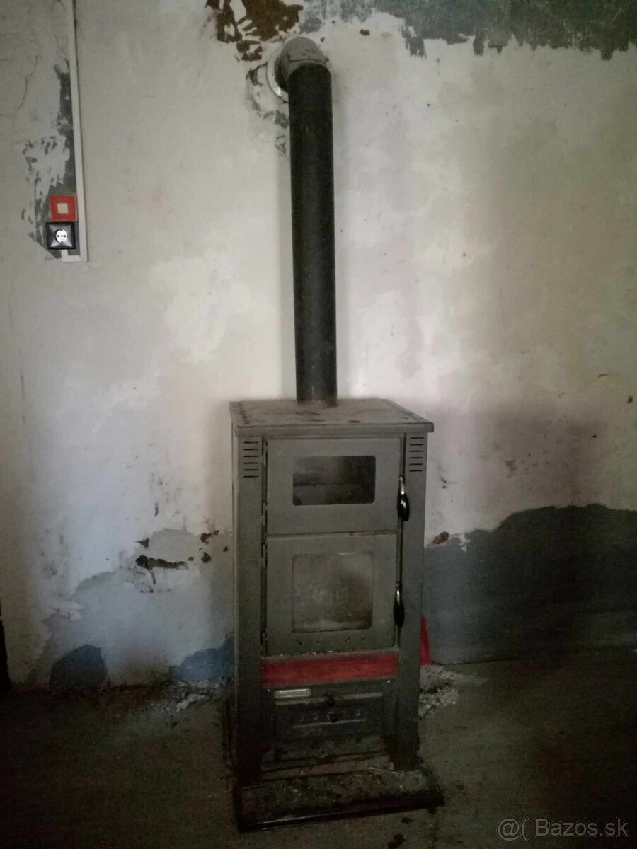 Ponúkame na predaj sedliacky dom - v obci Pácin - 9