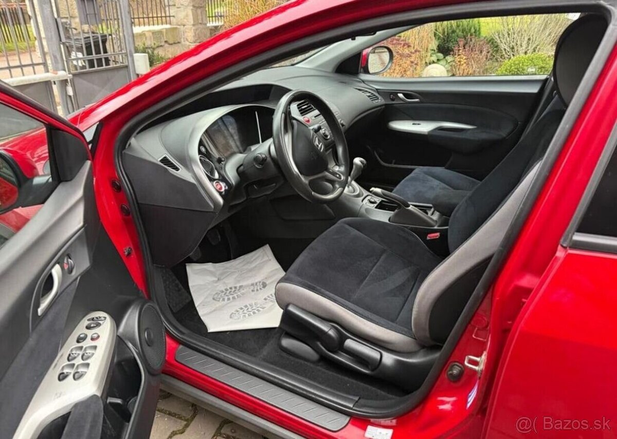 Honda Civic 1,4i Comfort serviska benzín manuál 61 kw - 9