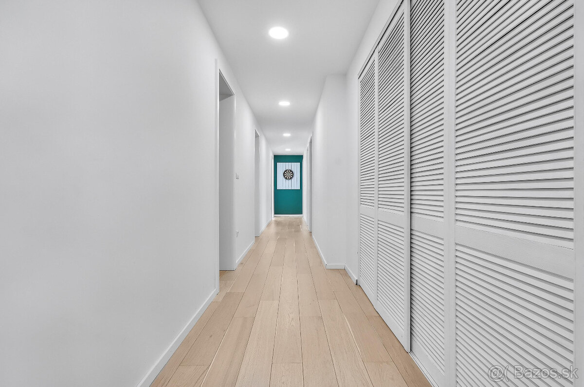 Slnečný RD s výhľadom na greeny v Residencii - 9