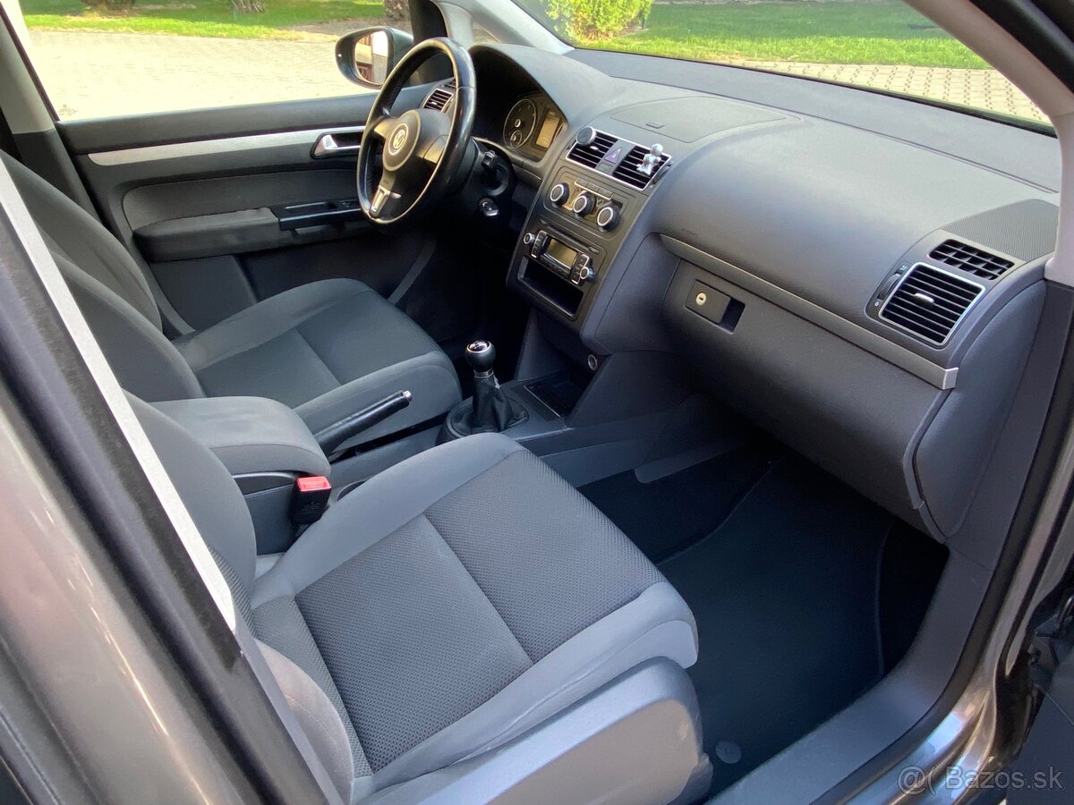 Volkswagen Touran 1.6 TDI 66kw - 9