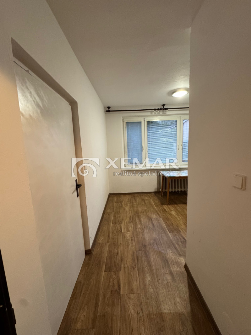 PREDAJ 1 izbový tehlovy byt Zvolen - 9