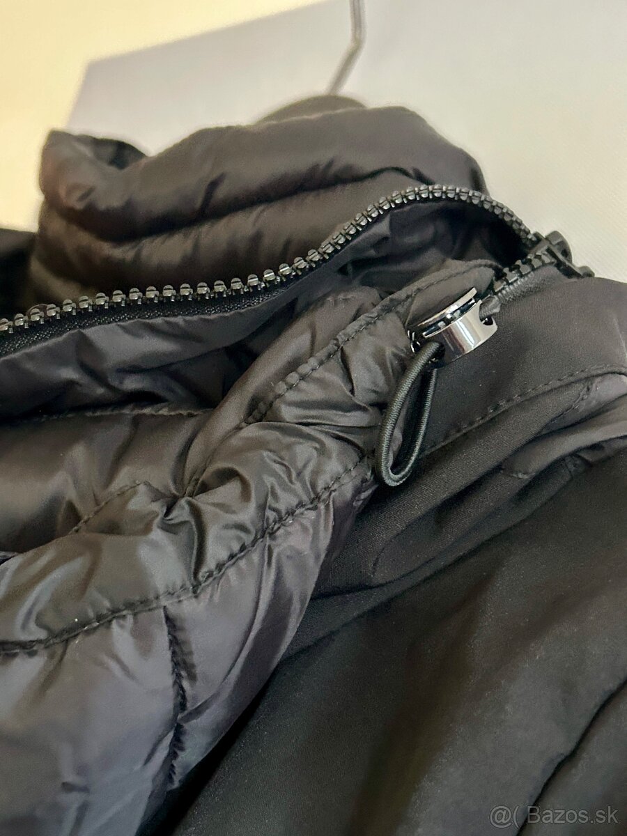 ŠPORTOVÁ VETROVKA zn.VOLCANO č.M - 9