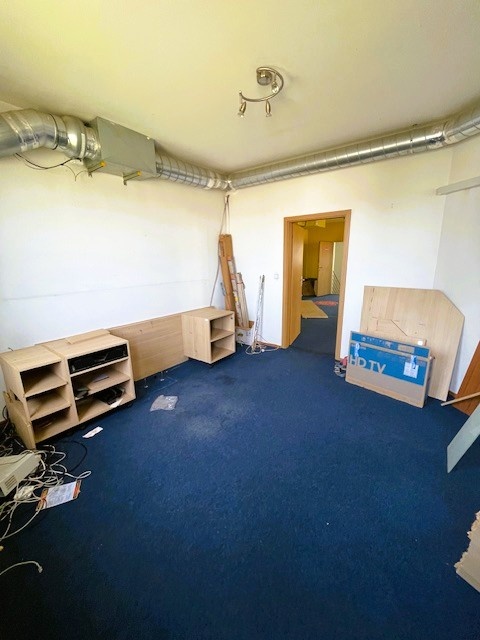 Polyfunkčný objekt v Malackách na prenájom – kancelárie... - 9