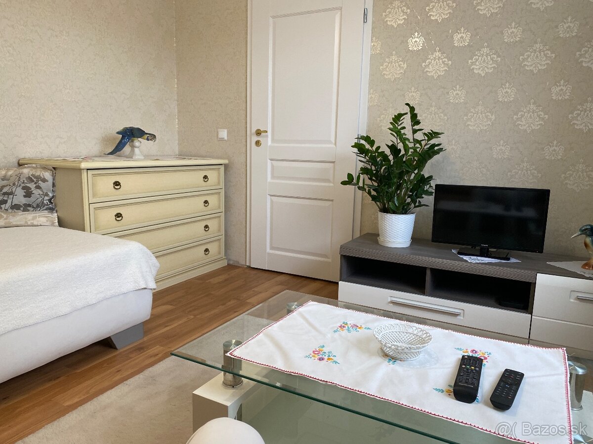 Prenájom samostatnej izby v byte v Lučenci - 9