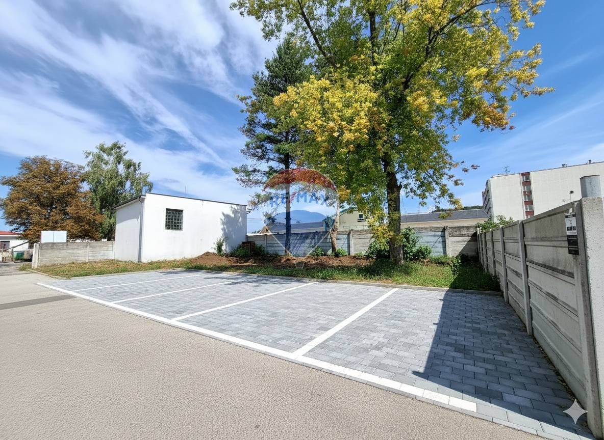 Podnikateľský pozemok – ideálny na sklad, servis či gastro - 9