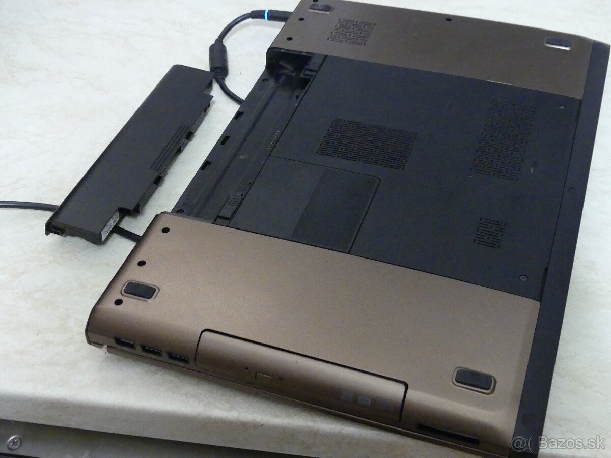 extra velky notebook Dell Vostro 3750 17", Win 11, i7, SSD - 9