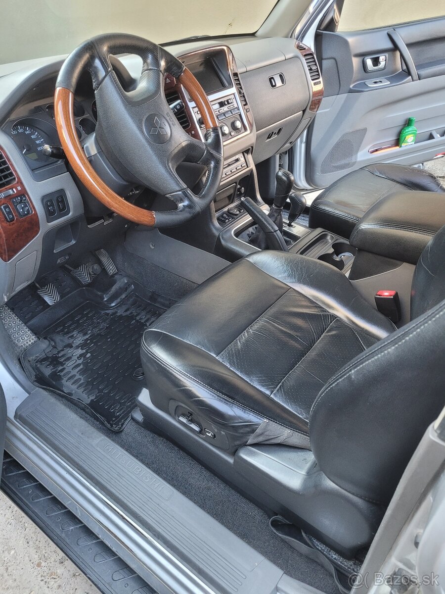 Mitsubishi Pajero 3,2DiD - 9