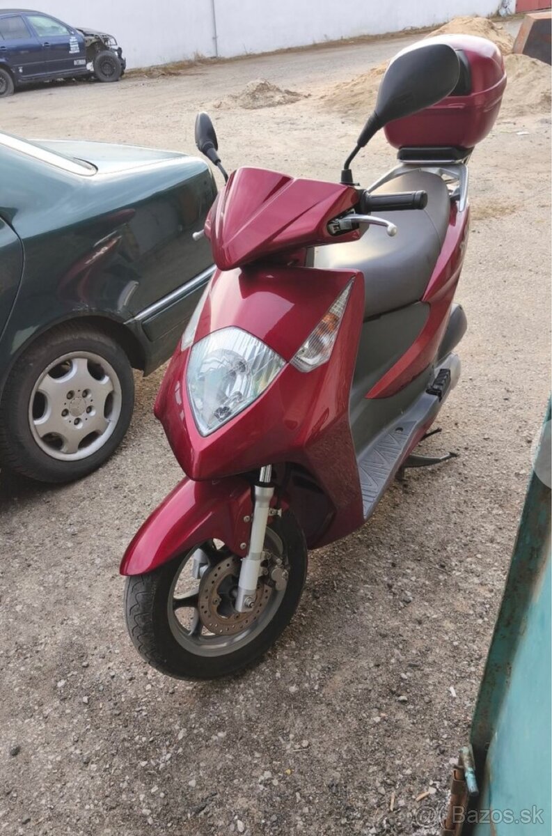 Skúter HONDA DYLAN 150 - 9