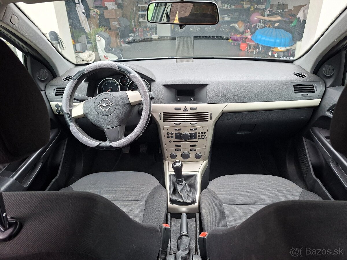 Predám Opel Astra Caravan - 9