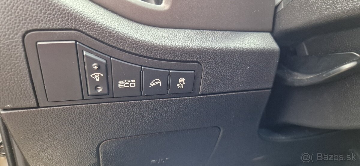 Kia Sportage 2.0 crdi 4x4 AUTOMAT - 9