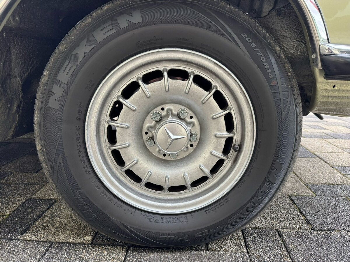 Mercedes-Benz SLC 350 - 9