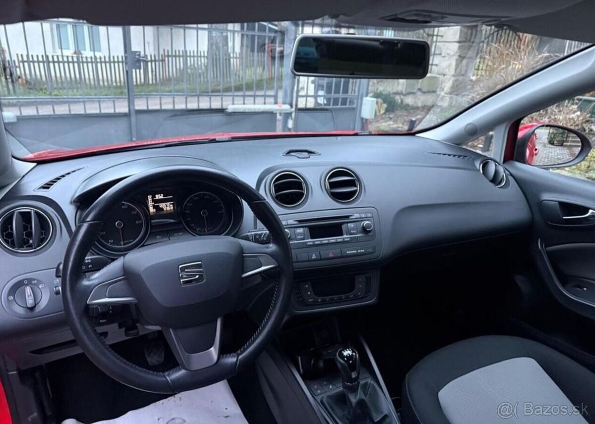 Seat Ibiza 1,2TSi/77kw 1 Majitel,servisk benzín manuál 77 kw - 9