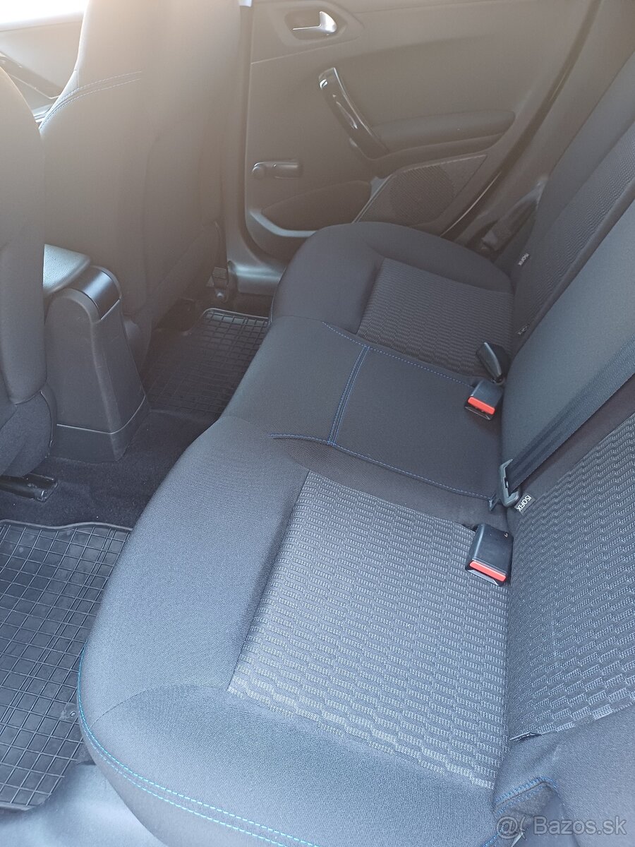 Peugeot 208 6/2018 Nová TK+EK do 2/2028 - 9